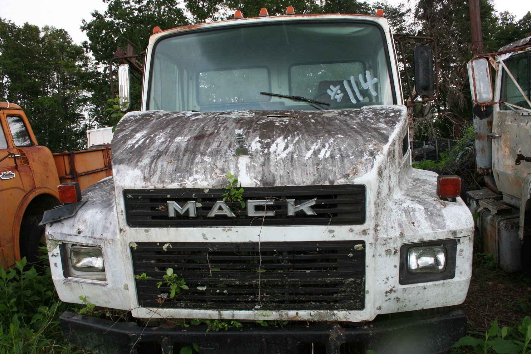 Image for 1986 Mack   VIN #VG6EA01B9GB000174   Cab & Chassis   6 Cyl Detroit Diesel   8 Speed Wabco Transmission