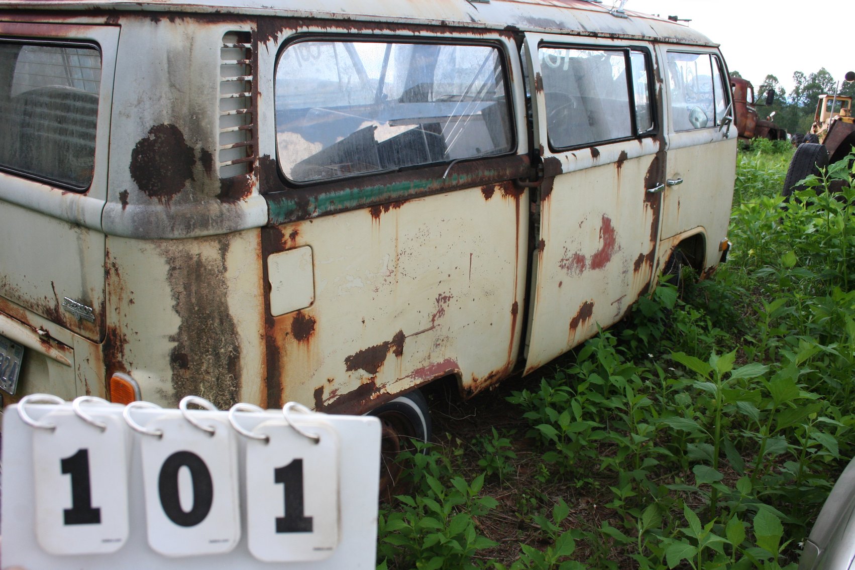 Image for 1973 Volkswagon Van   VIN #2232254608   Engine Included   Contents Included   TITLE