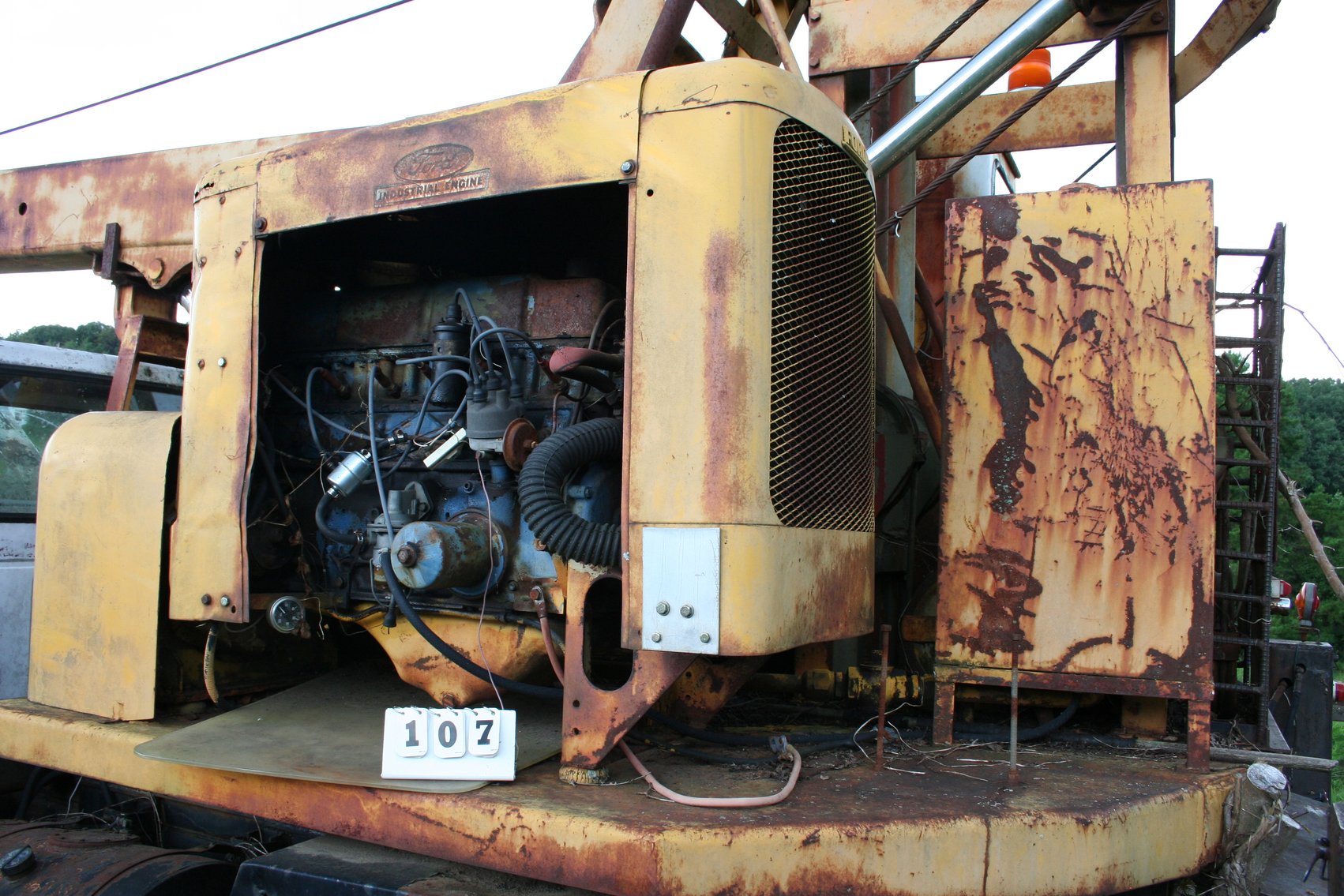 Image for Ford F600   VIN #F61DVS40086   V-8 Engine   Bucyrus Erie Hydrocrane   Ford Industrial Engine 6 Cyl Gas TITLE