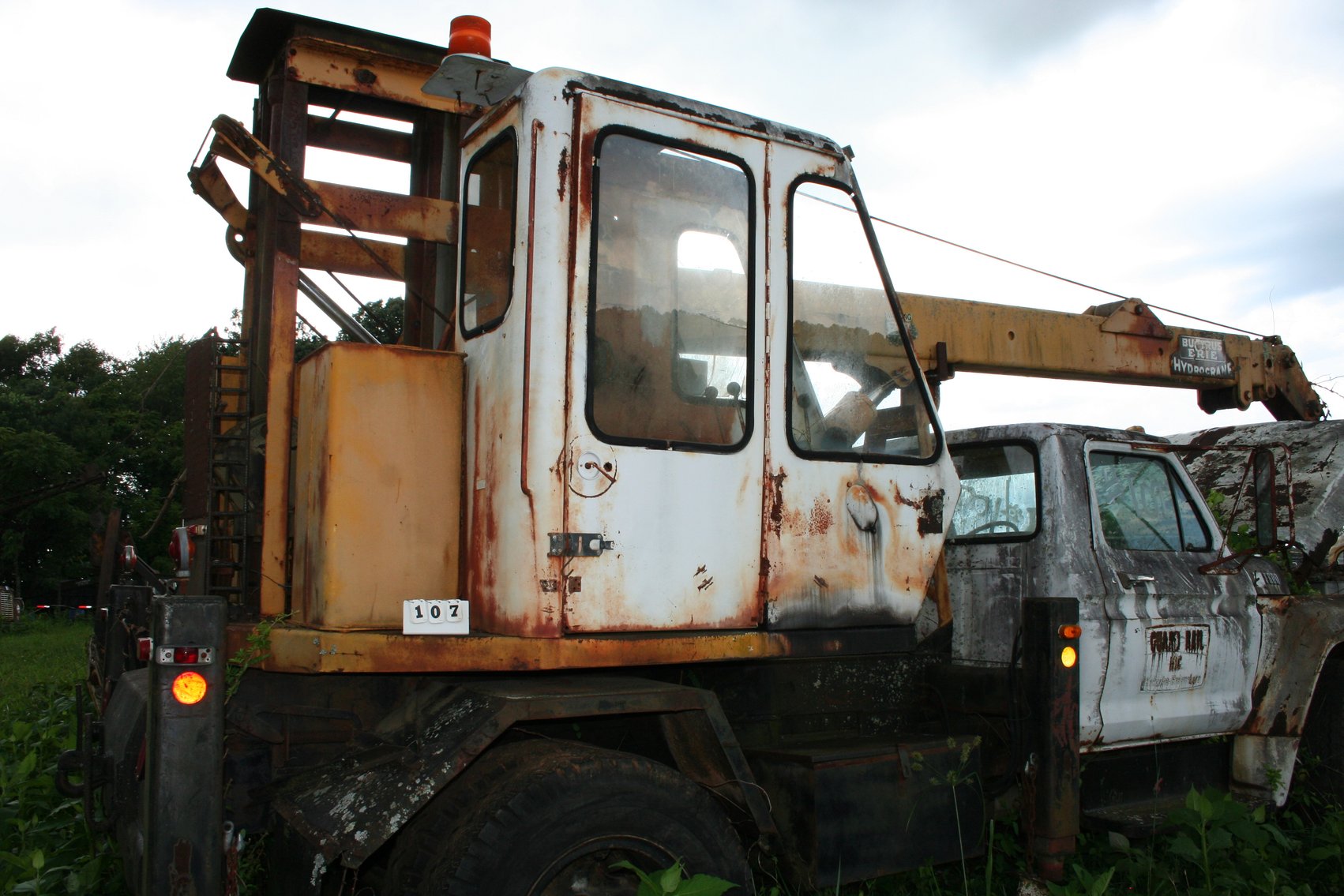 Image for Ford F600   VIN #F61DVS40086   V-8 Engine   Bucyrus Erie Hydrocrane   Ford Industrial Engine 6 Cyl Gas TITLE
