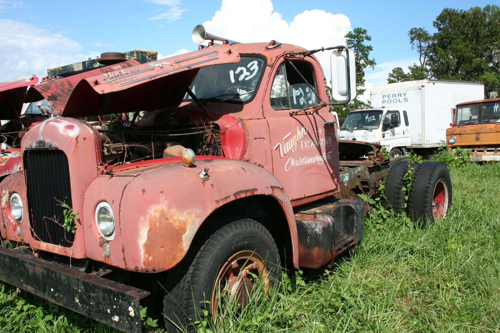 Image for 1964 Mack   #B61T45751   Thermodyne Diesel   Road Tractor   Vaughan Excavating Christiansburg VA
