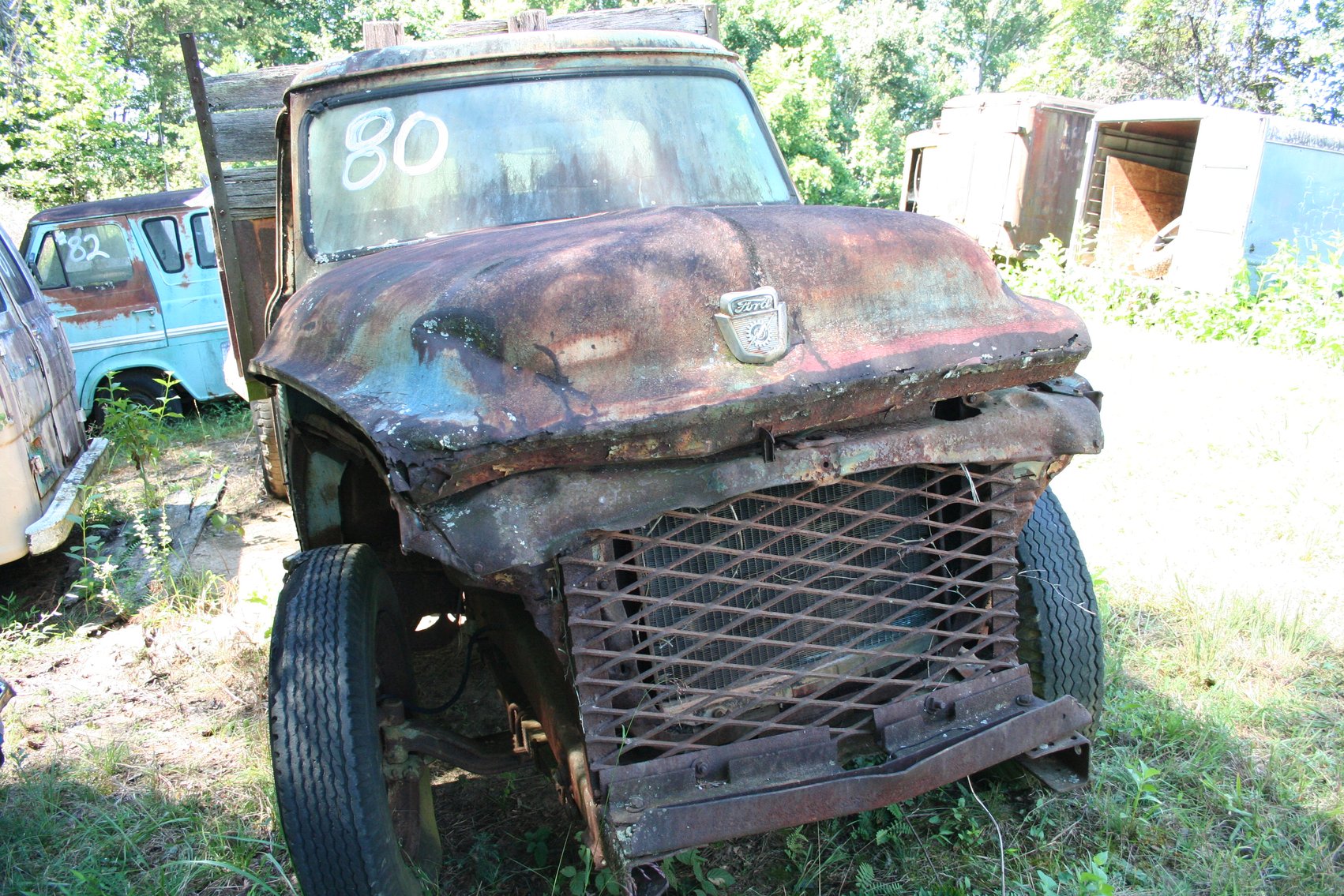 Image for 1953 - 1955 Ford 600 Dump Truck   Engine V-8   NO TRANSMISSION   Bed Full of Metal Included