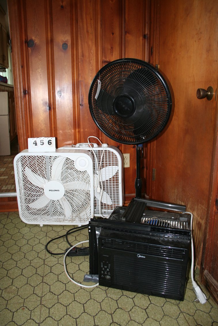 Image for Electric Fans (3) Air Conditioner (Working)