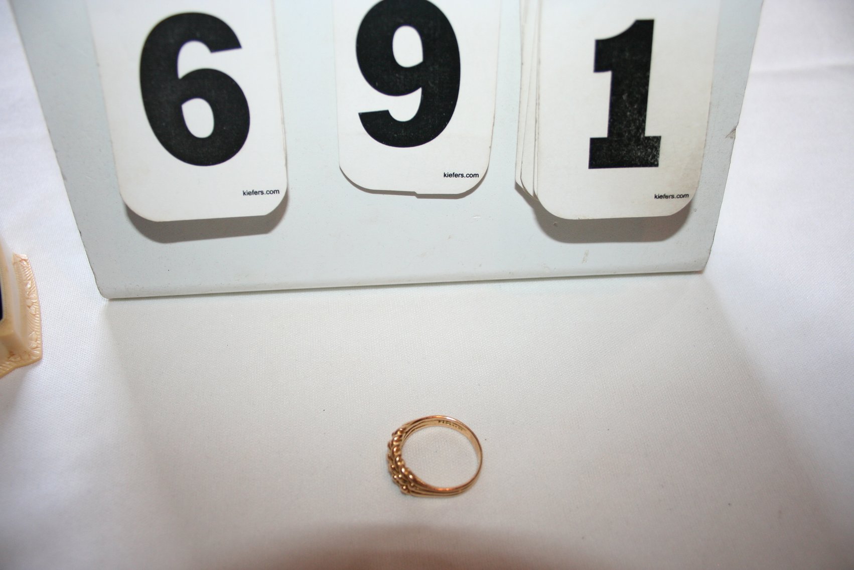 Image for Ladies Ring 18K 5.7 GR 3.8 PW Size 8.5