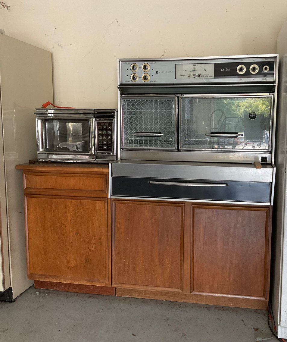 Image for Mid Century Modern Frigidaire “Flair” Range