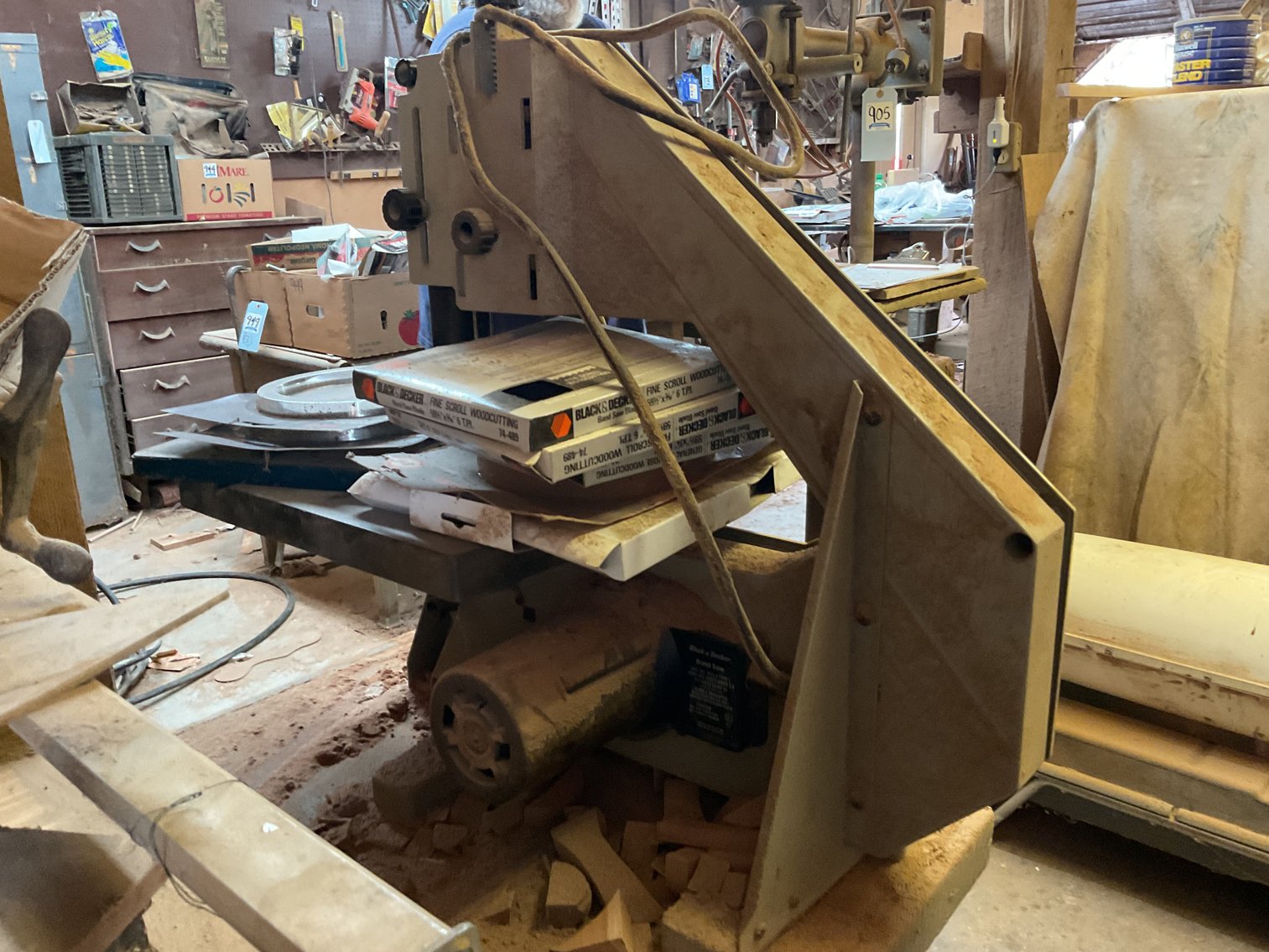 Image for Black and Decker Band Saw on Stand