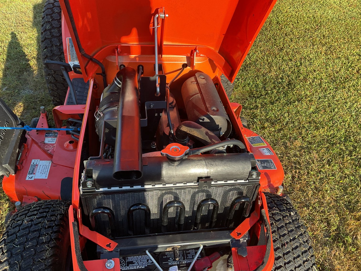 Image for Kubota B2620 HST Lawn and Garden Tractor 4WD