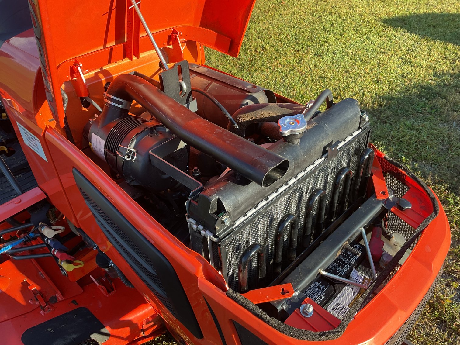 Image for Kubota B2620 HST Lawn and Garden Tractor 4WD