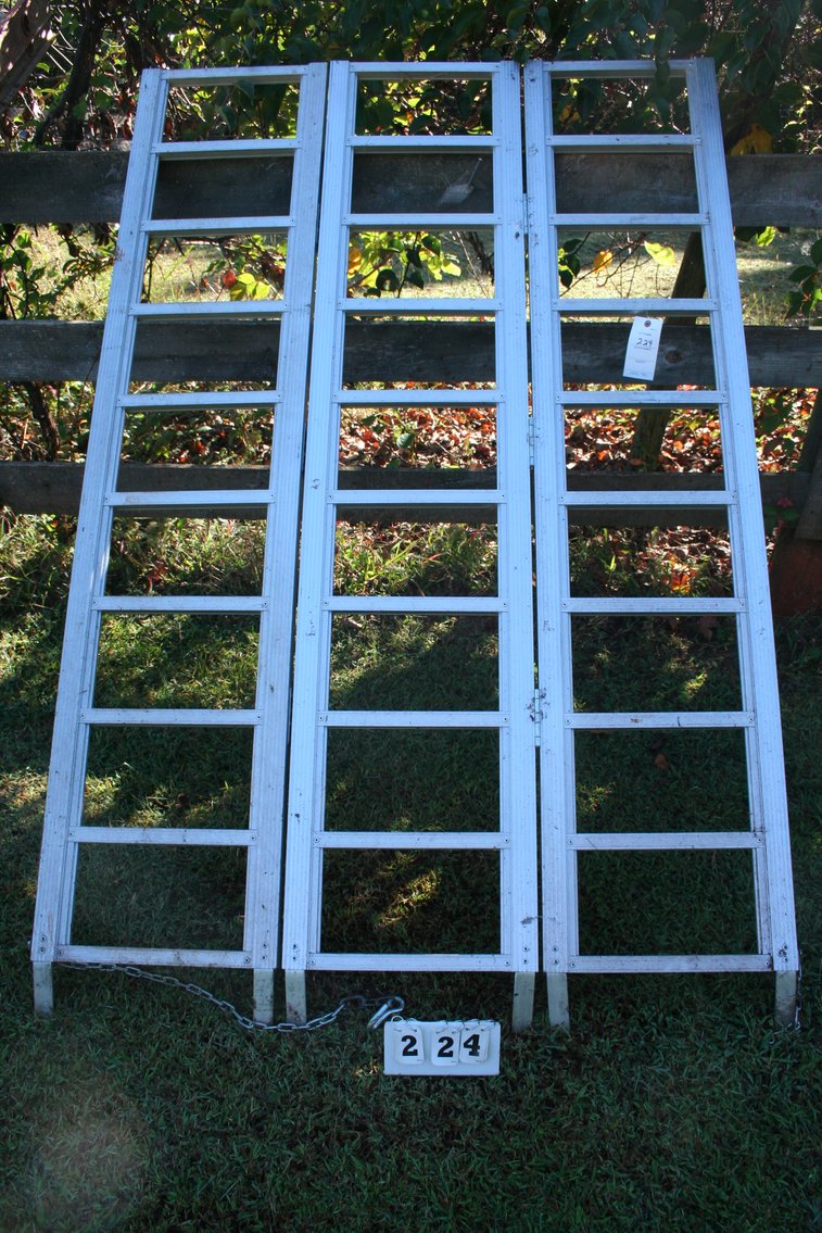 Image for Tri-Fold Aluminum Ramp