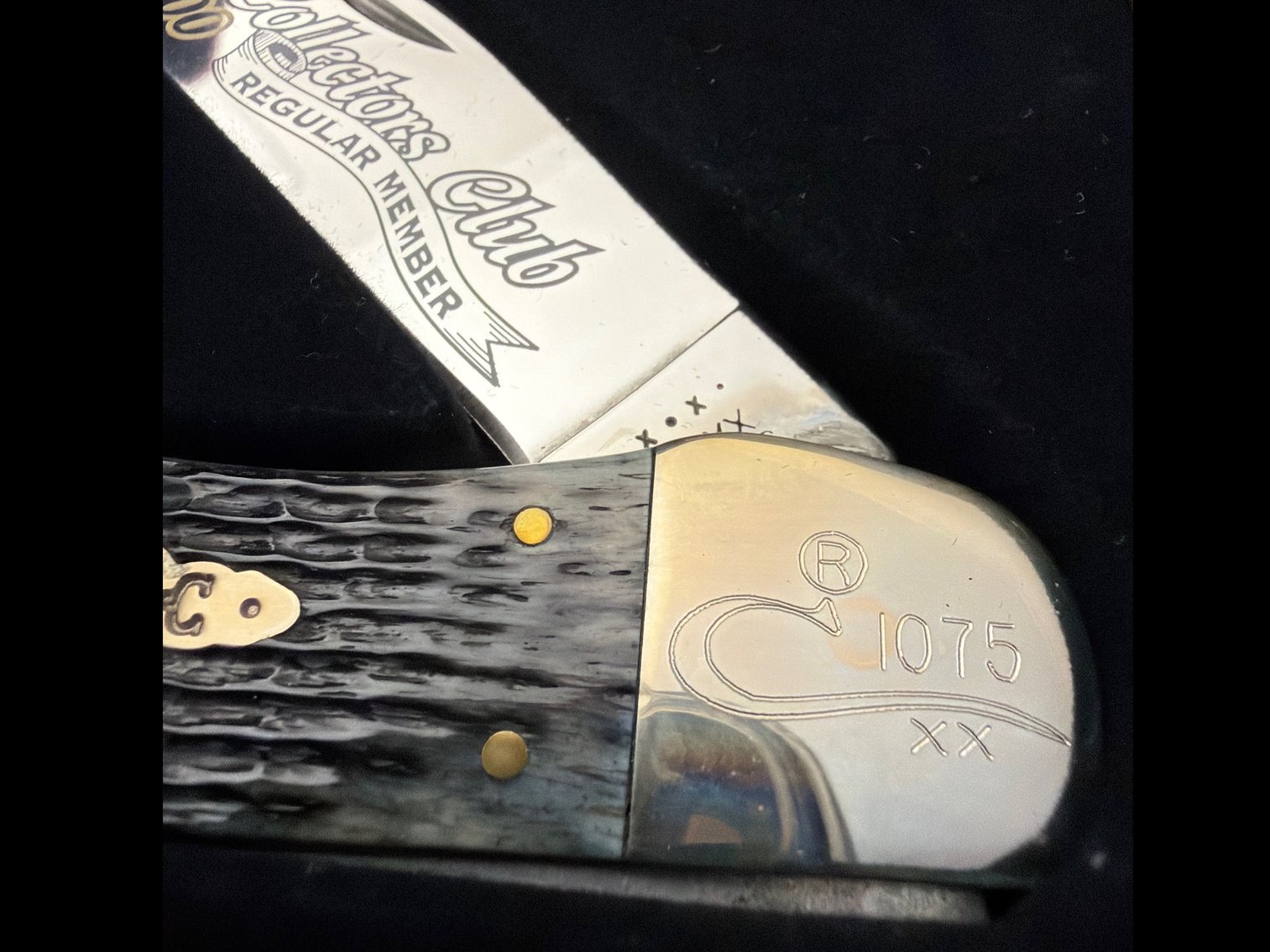 Image for Cakes, 2000 regular member collector club knife