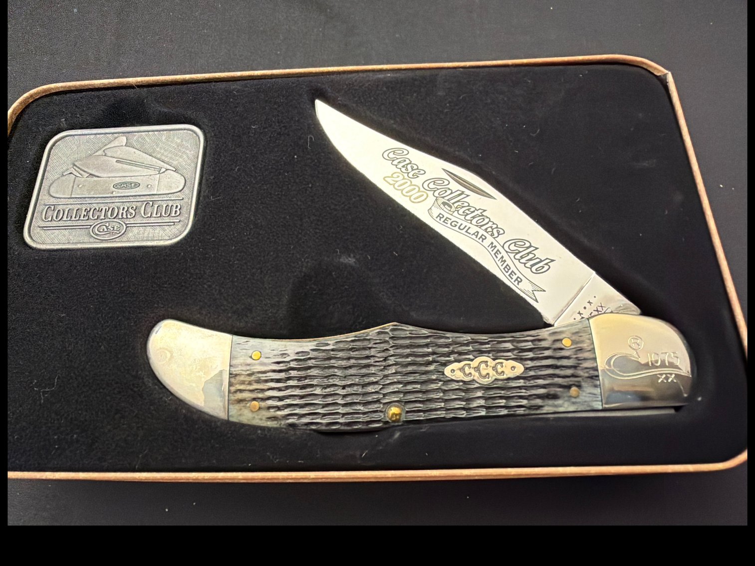 Image for Cakes, 2000 regular member collector club knife