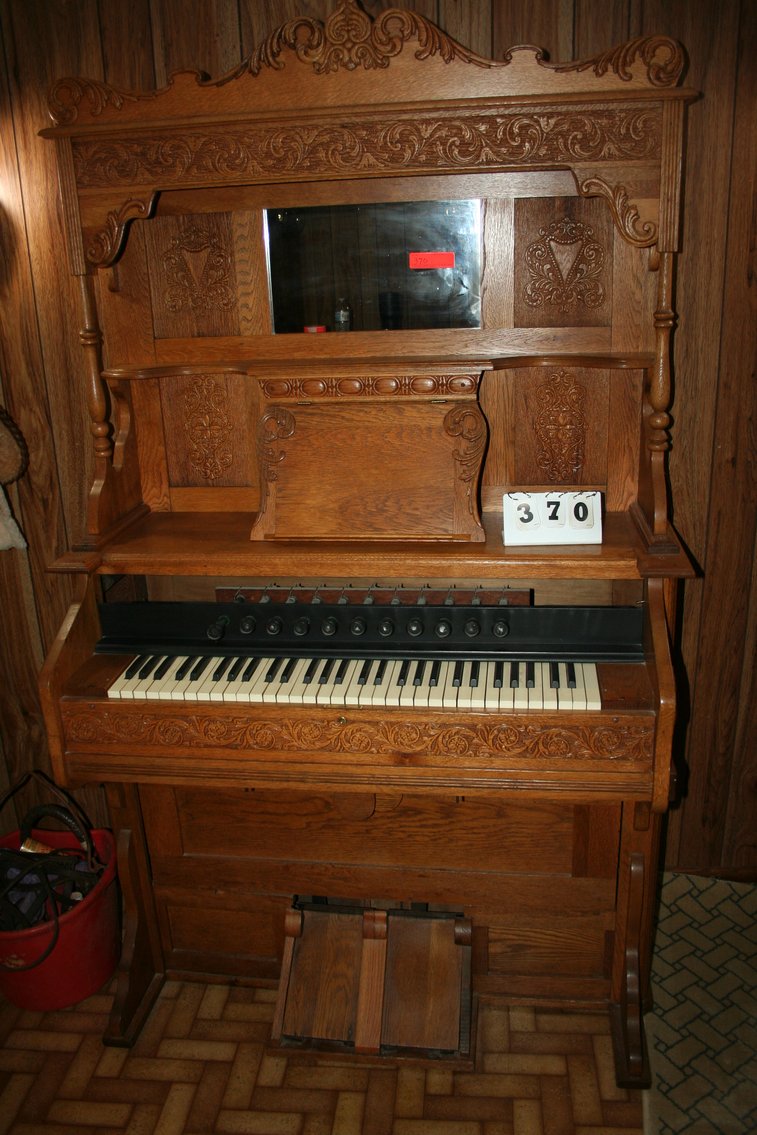 Image for Beautiful Antique Oak Pump Organ, 
