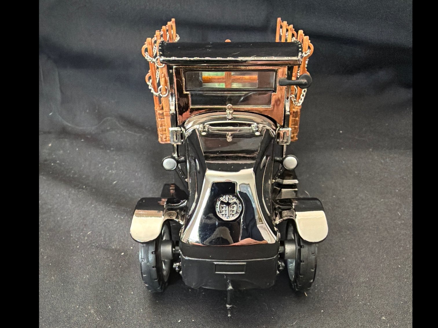 Image for Case 1918 Mack A C Bulldog Flatbed