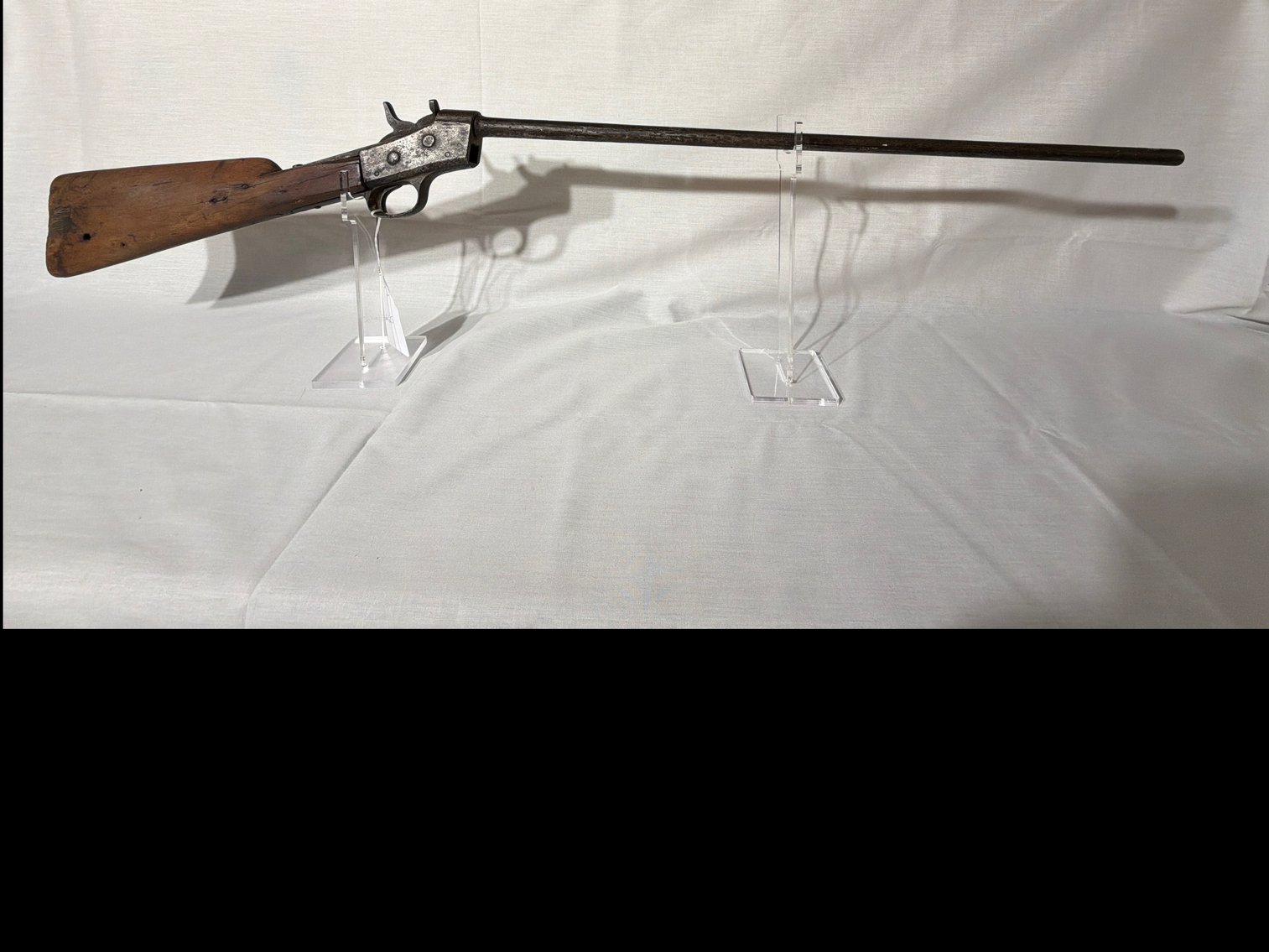 Image for This is an old rifle in bad condition with no markings