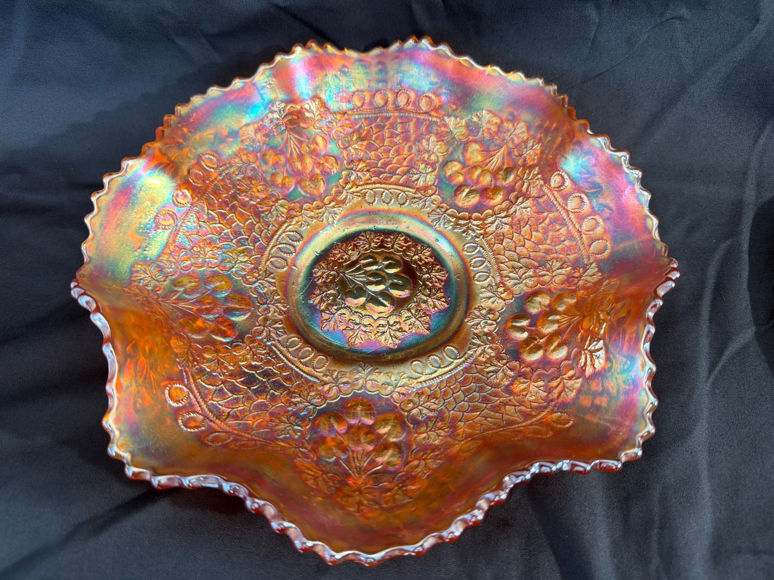 Image for Fenton cherry chain, carnival glass bowl