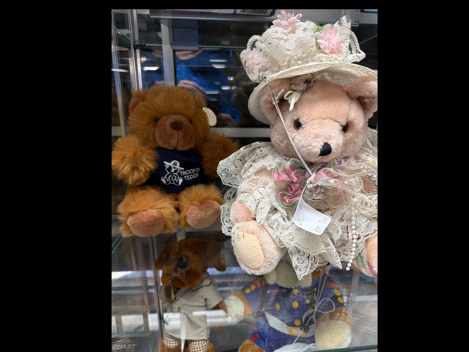 Image for Contents of glass case