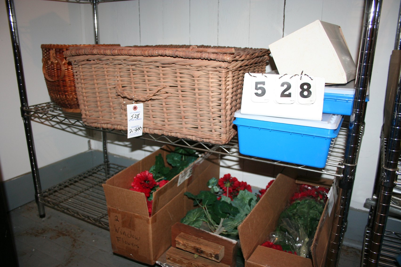 Image for Vintage Picnic Basket, Flowers