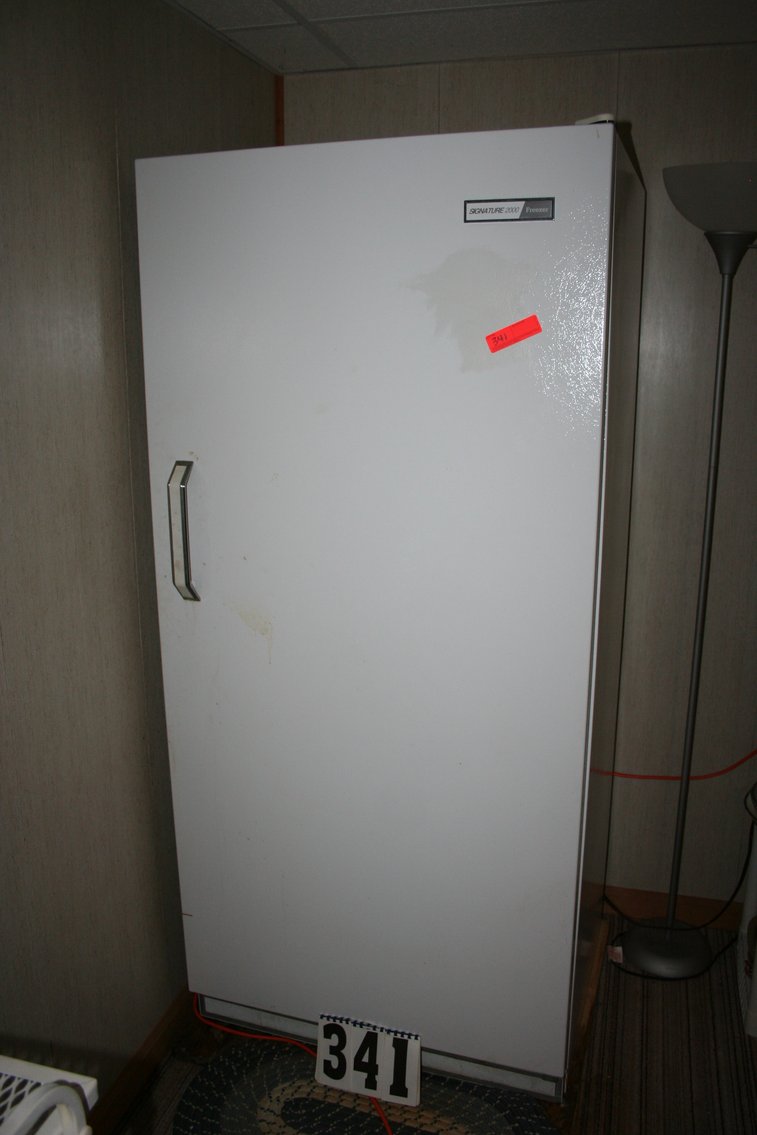 Image for Freezer Signature 2000  (Works Great)
