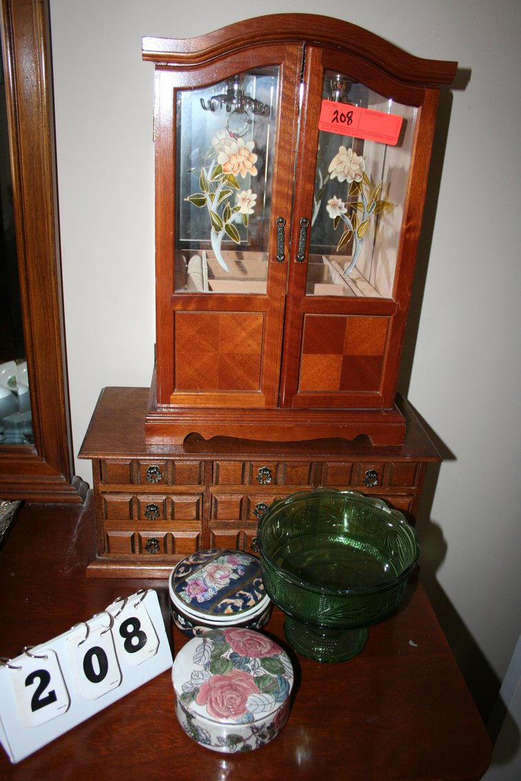 Image for Jewelry chests, porcelain boxes, candy dish