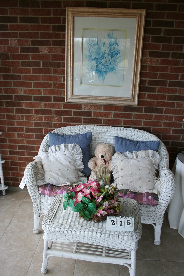 Image for Wicker set and framed floral print