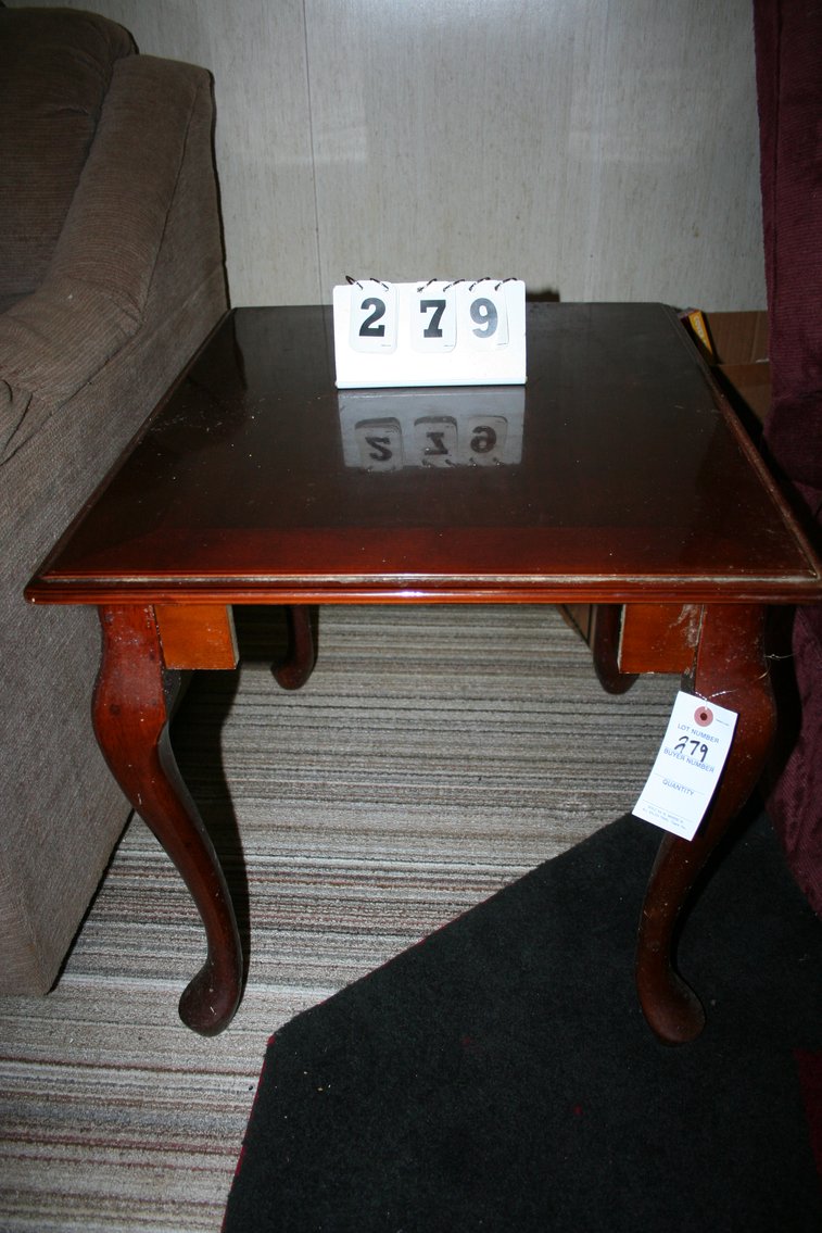 Image for End table 1950's Queen Anne Style