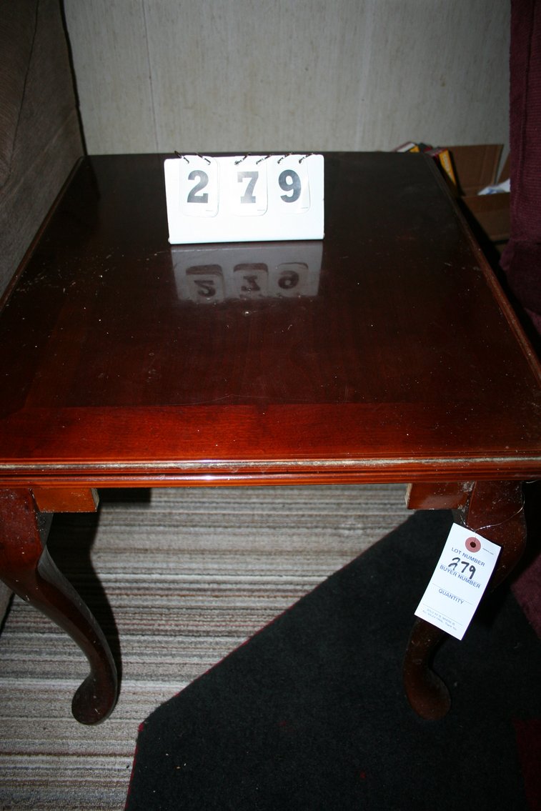 Image for End table 1950's Queen Anne Style