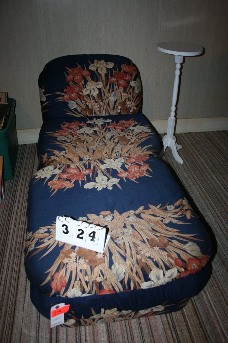 Image for Vintage Chaise Lounge Chair & Table