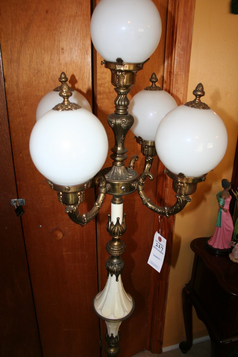 Image for Vintage lamp  68