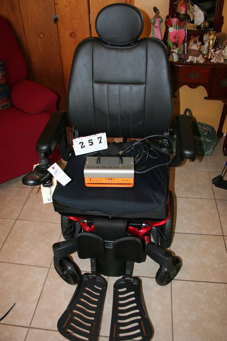 Image for NEVER USED - Quicke Q 500 M with charger Electric wheel chair