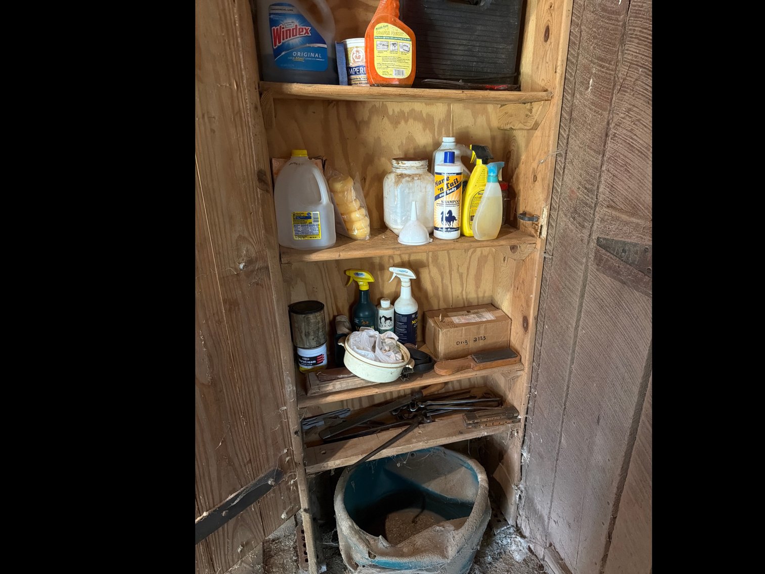 Image for Contents of barn, not individually tagged