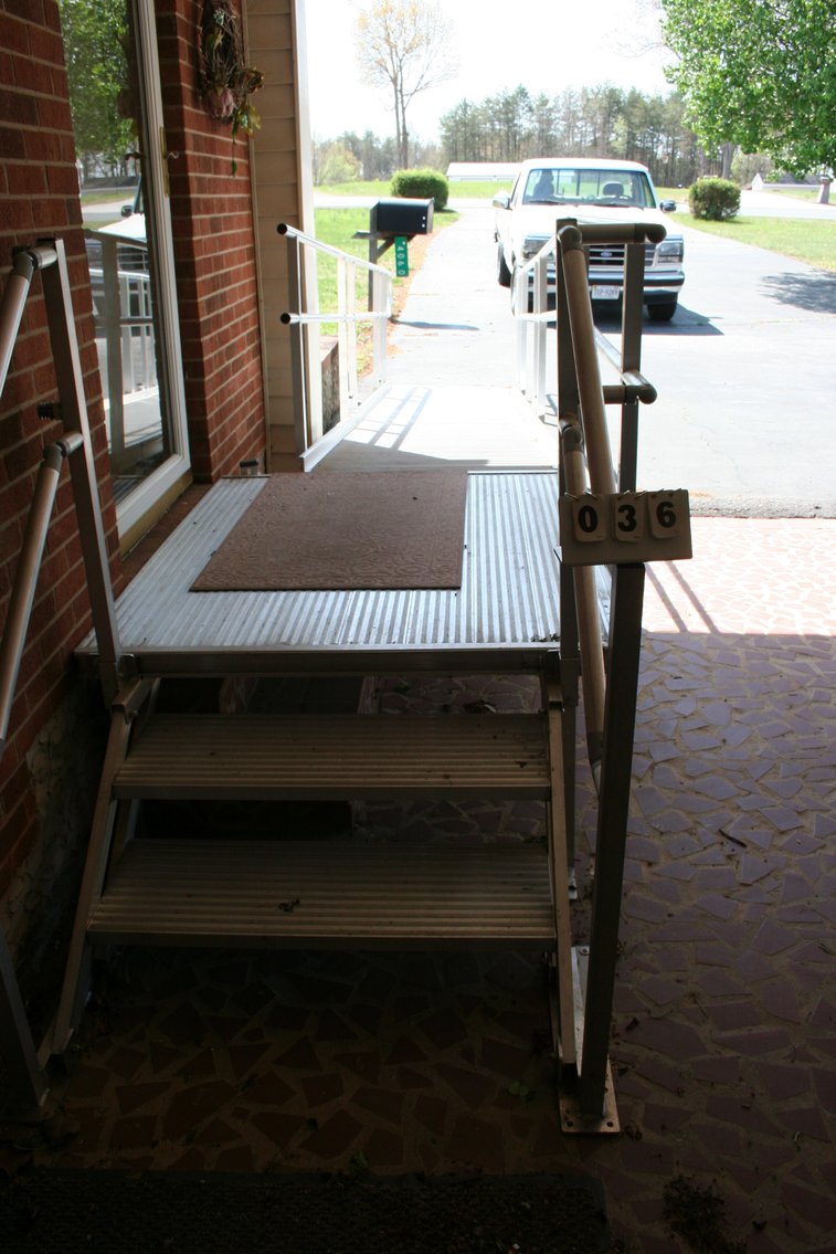 Image for Aluminum Ramp with Landing / Steps Approx 28 Foot