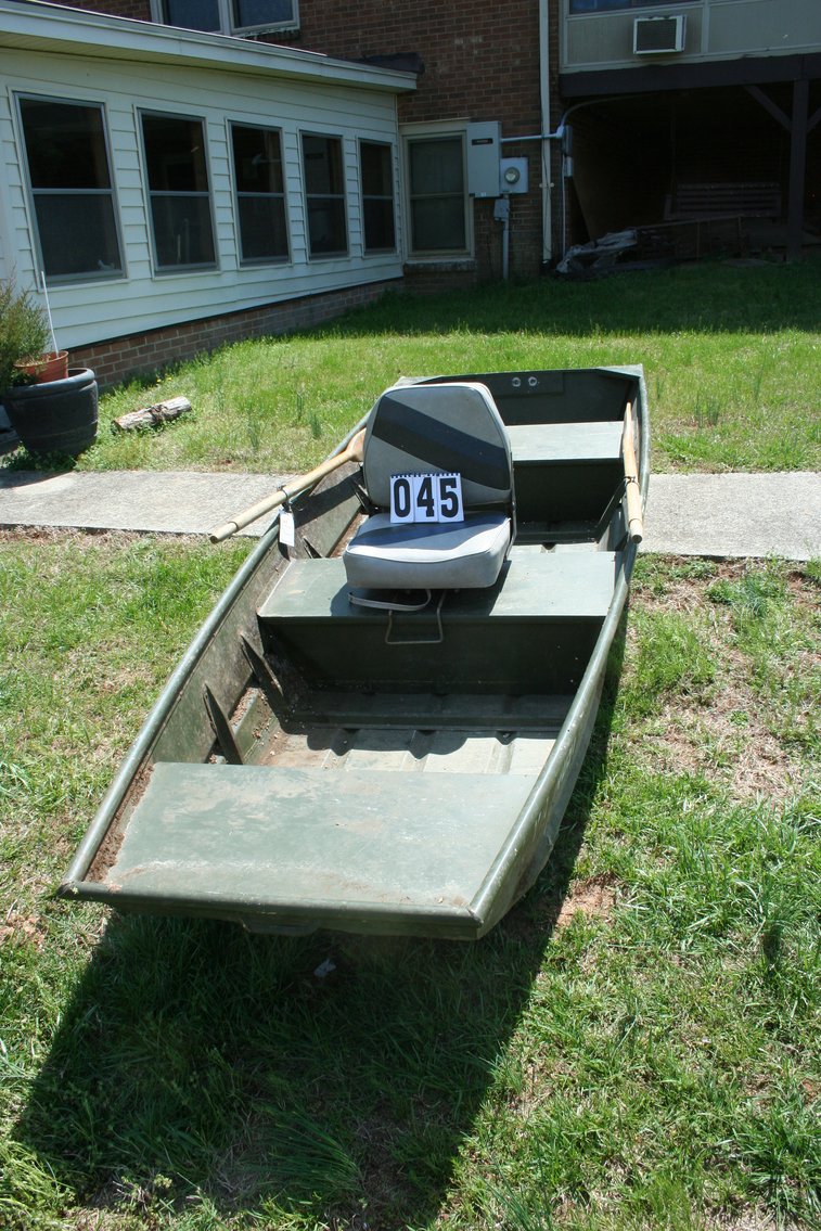 Image for Alumacraft John Boat 14 Foot, Seat & Oars