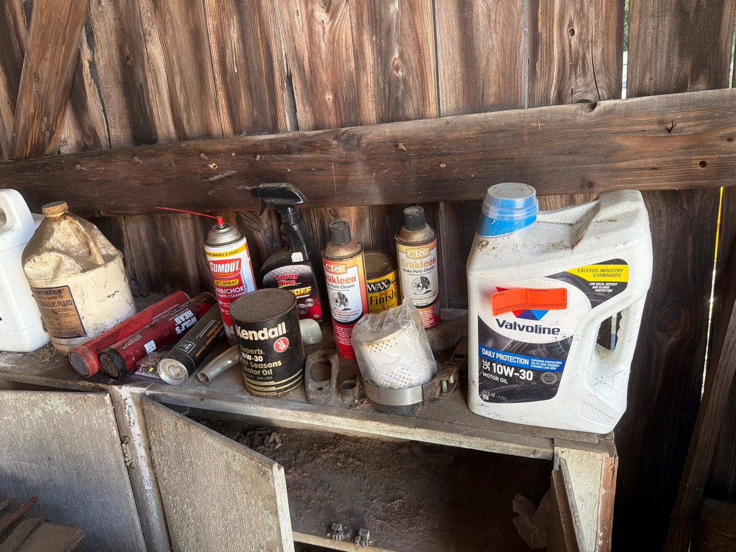 Image for Oil tank and miscellaneous items on cabinet