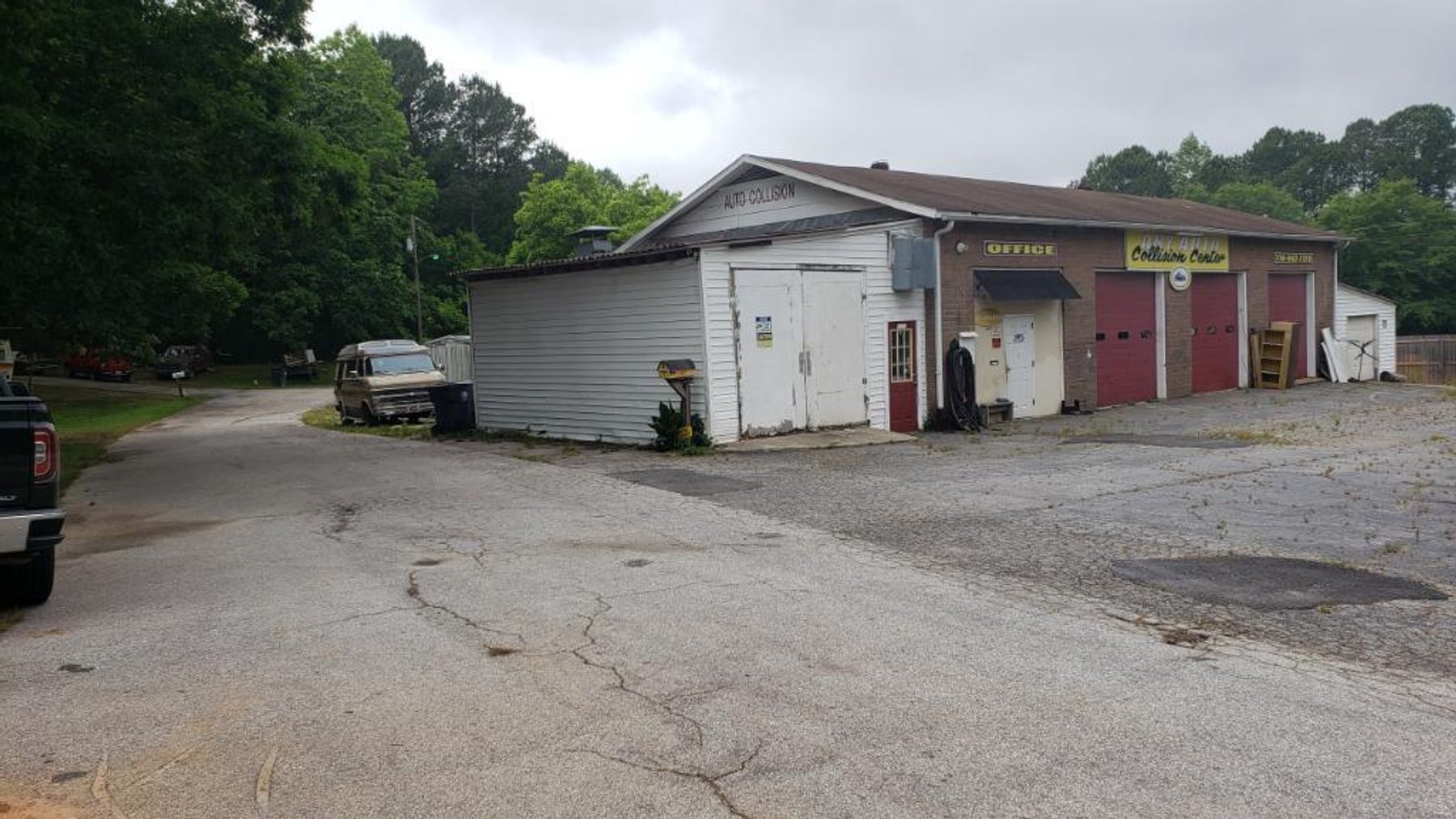 Image for Auto Body Shop on .61 +/- Acres in Dacula