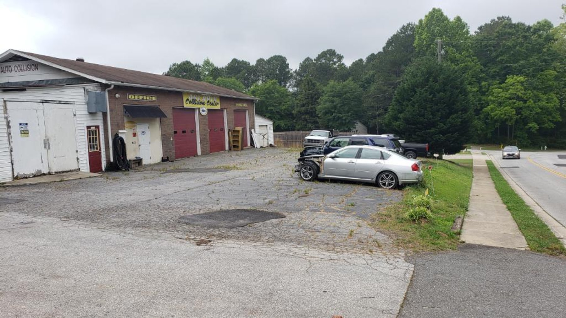 Image for Auto Body Shop on .61 +/- Acres in Dacula