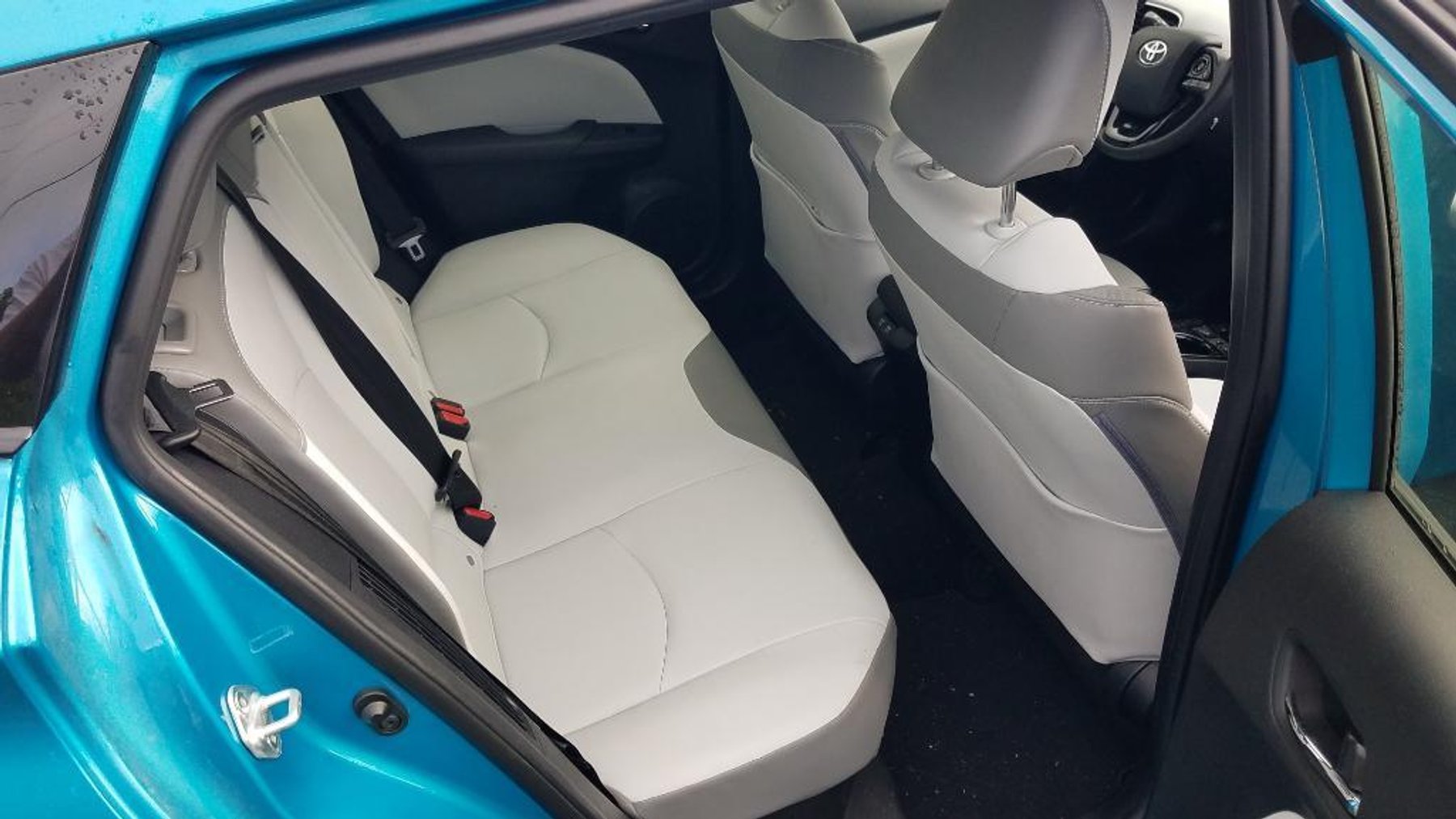 Image for 2020 Toyota Prius Liftback 5D Prime XLE
