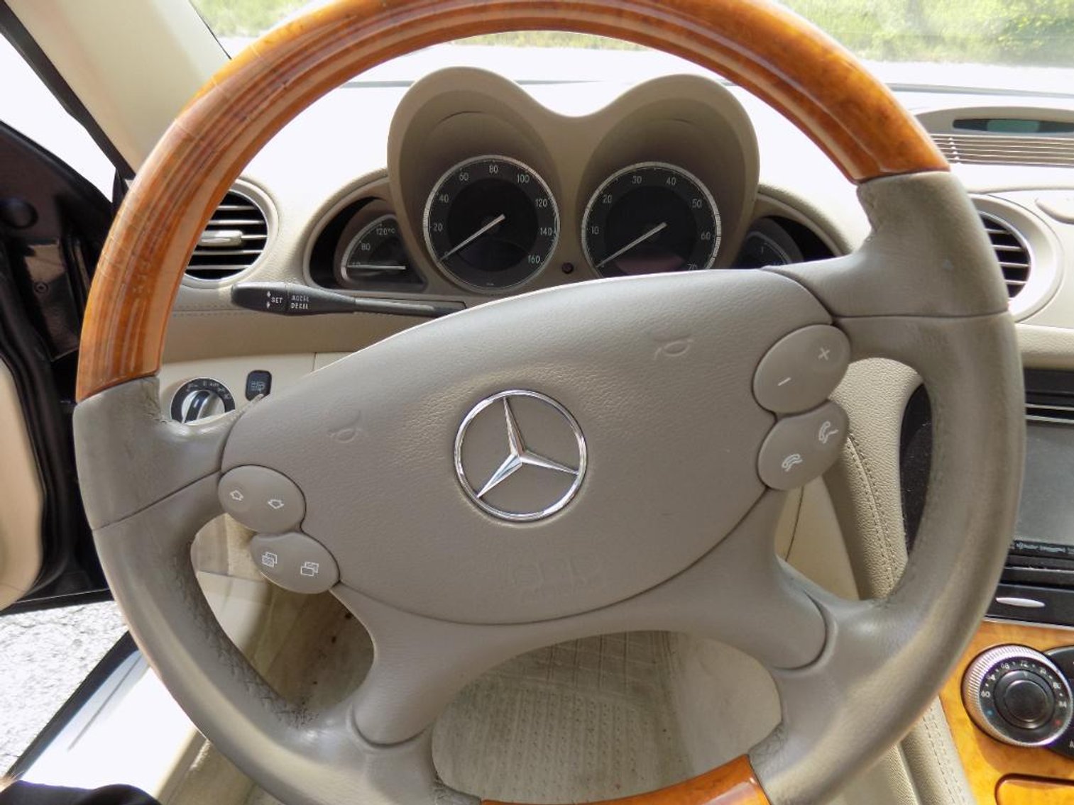 Image for 2005 Mercedes-Benz SL Class Roadster
