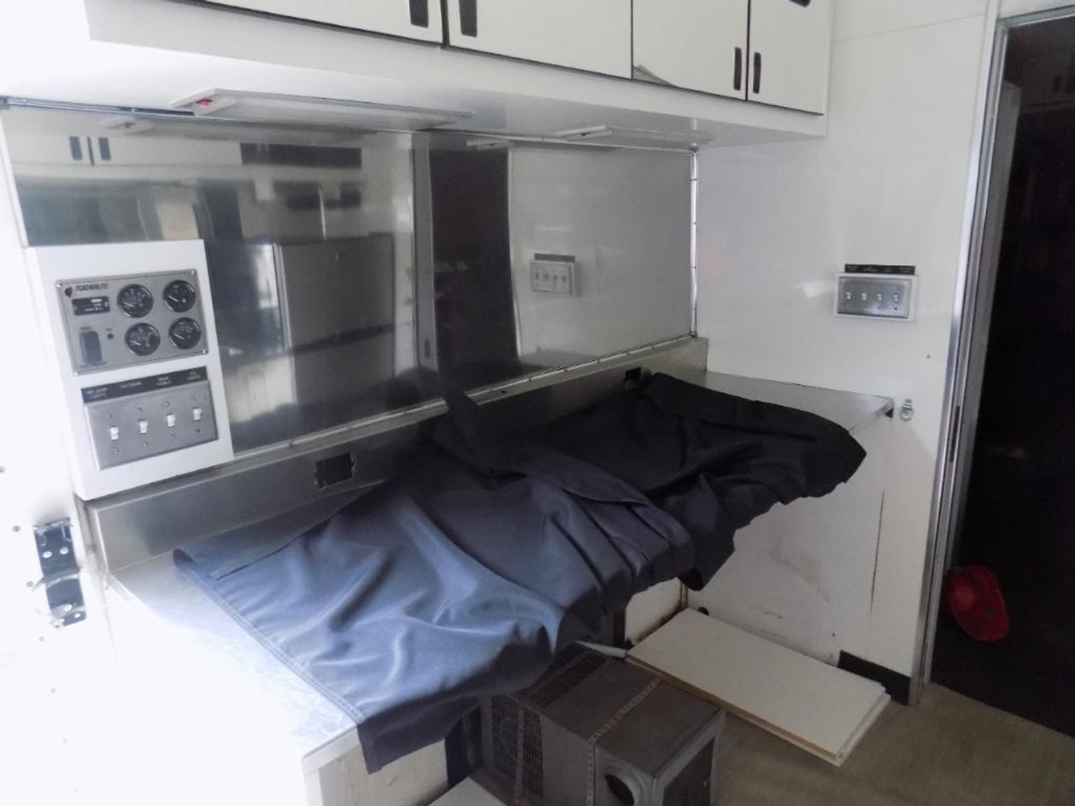 Image for 2000 I630 Featherlite Custom Trailer