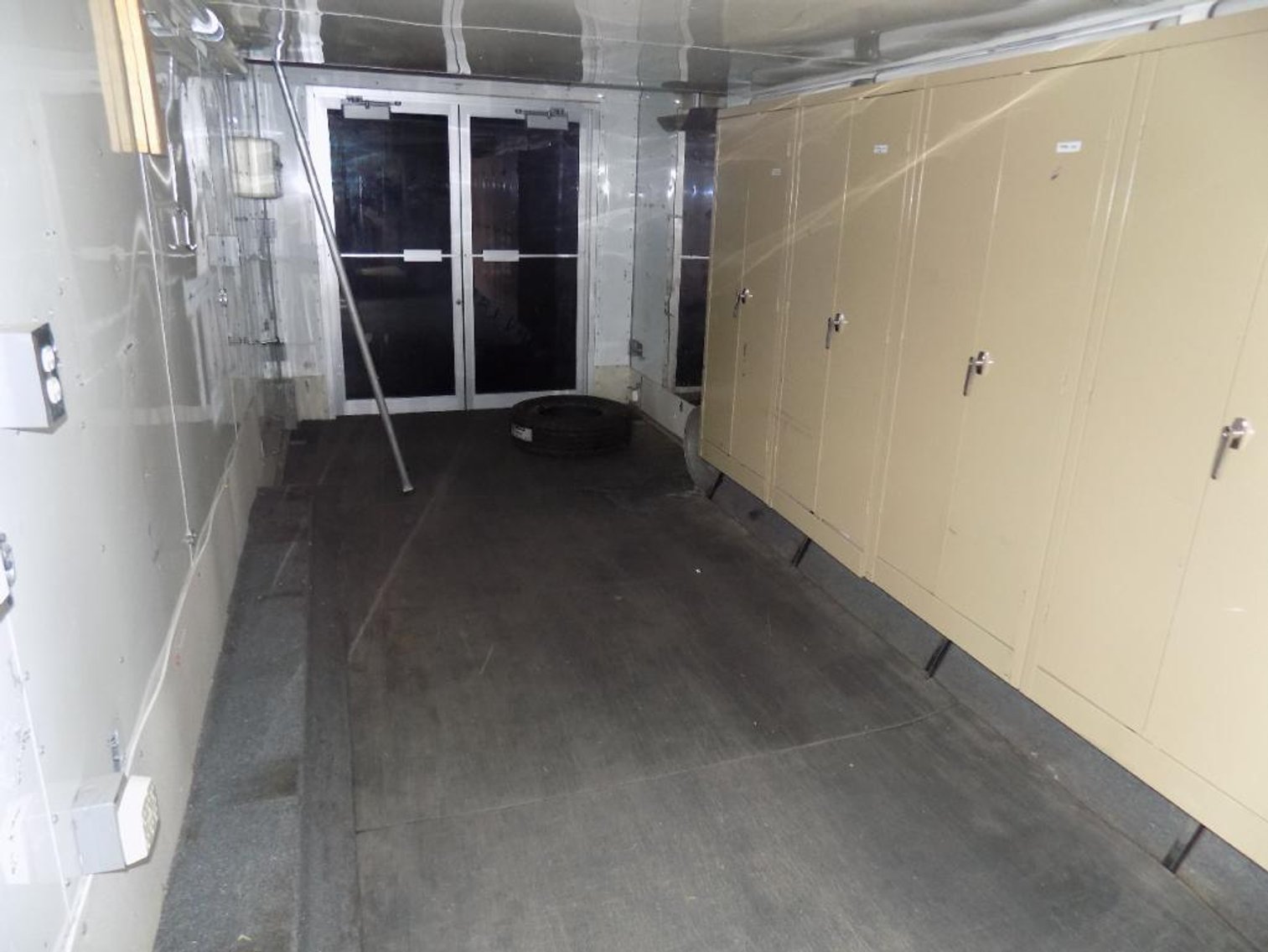 Image for 2000 I630 Featherlite Custom Trailer