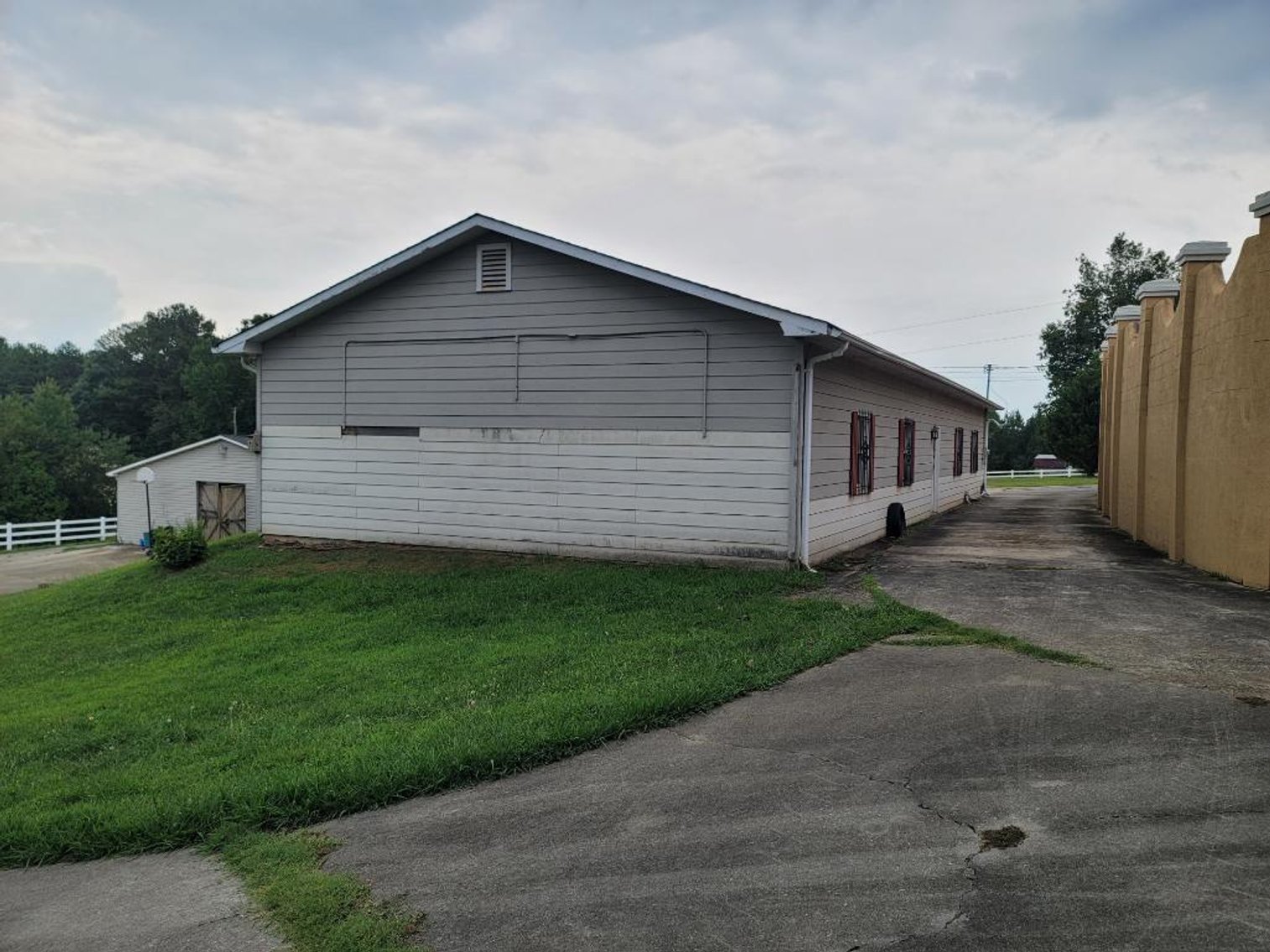 Image for Country Estate on 11.92 +/- Acres