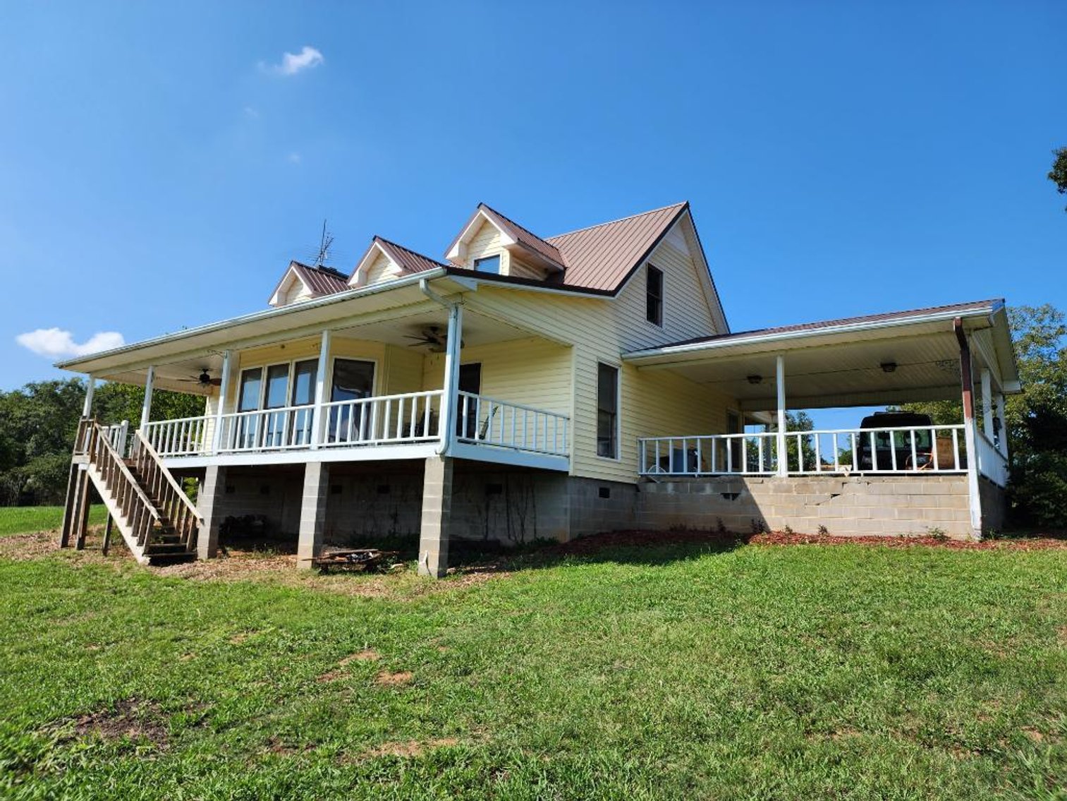 Image for 92.62 +/- Acre Farm with Multiple Houses and Structures in Hart County