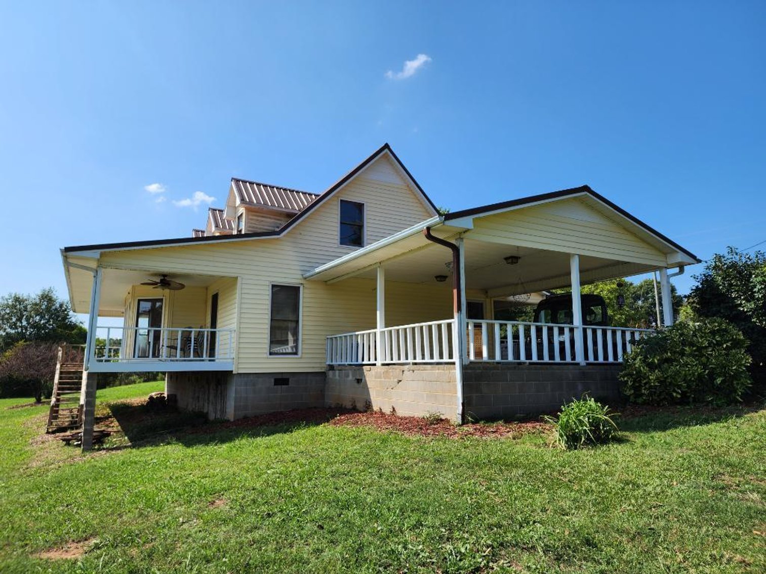 Image for 92.62 +/- Acre Farm with Multiple Houses and Structures in Hart County
