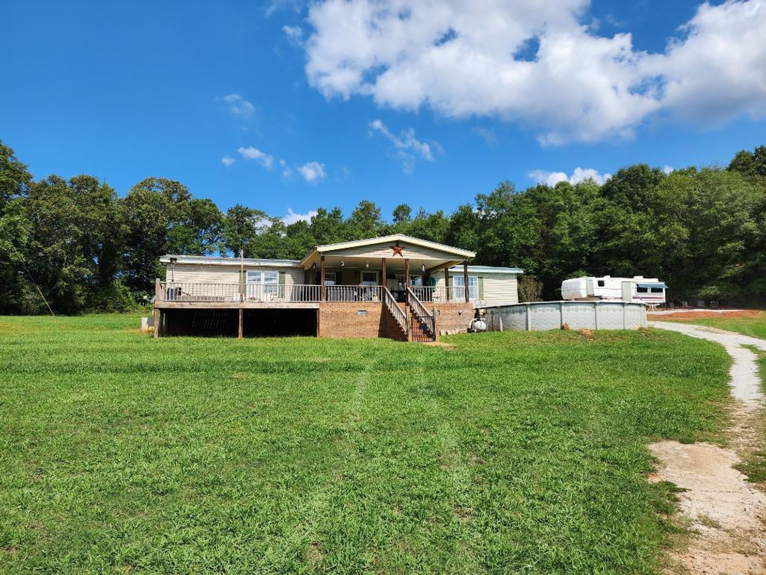 Image for 92.62 +/- Acre Farm with Multiple Houses and Structures in Hart County