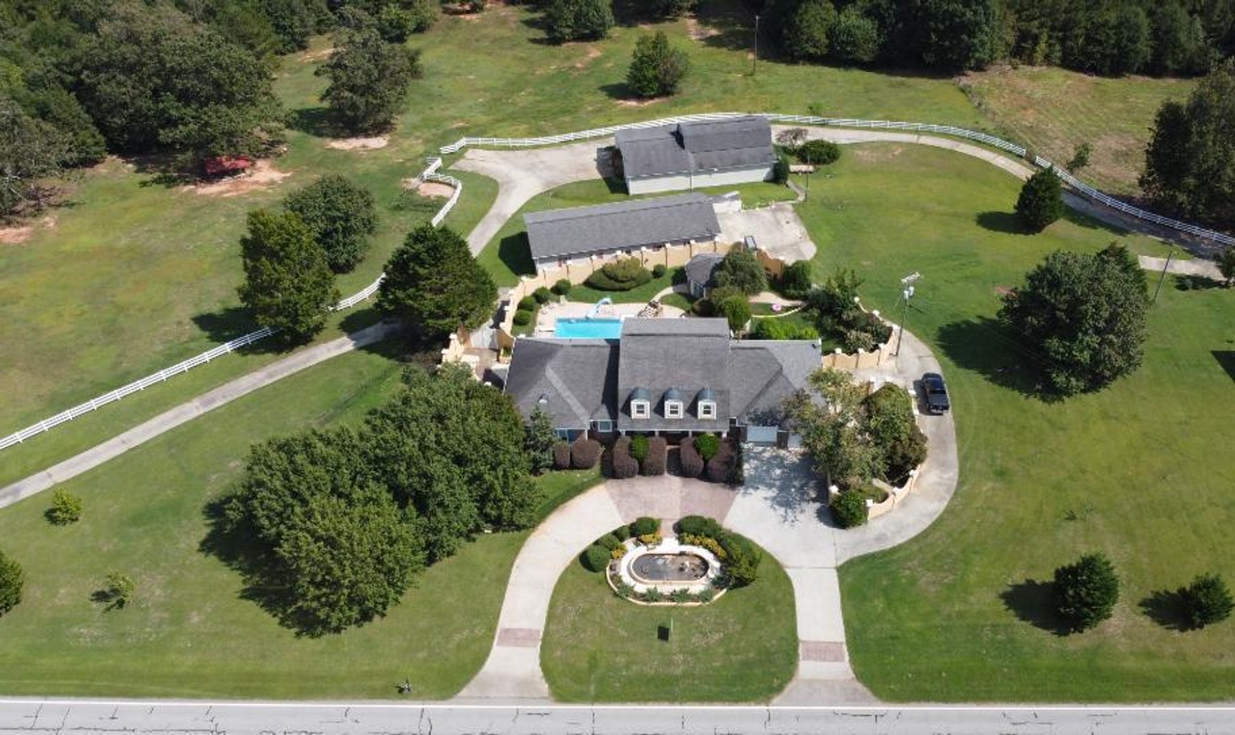 Image for Country Estate on 11.92 +/- Acres