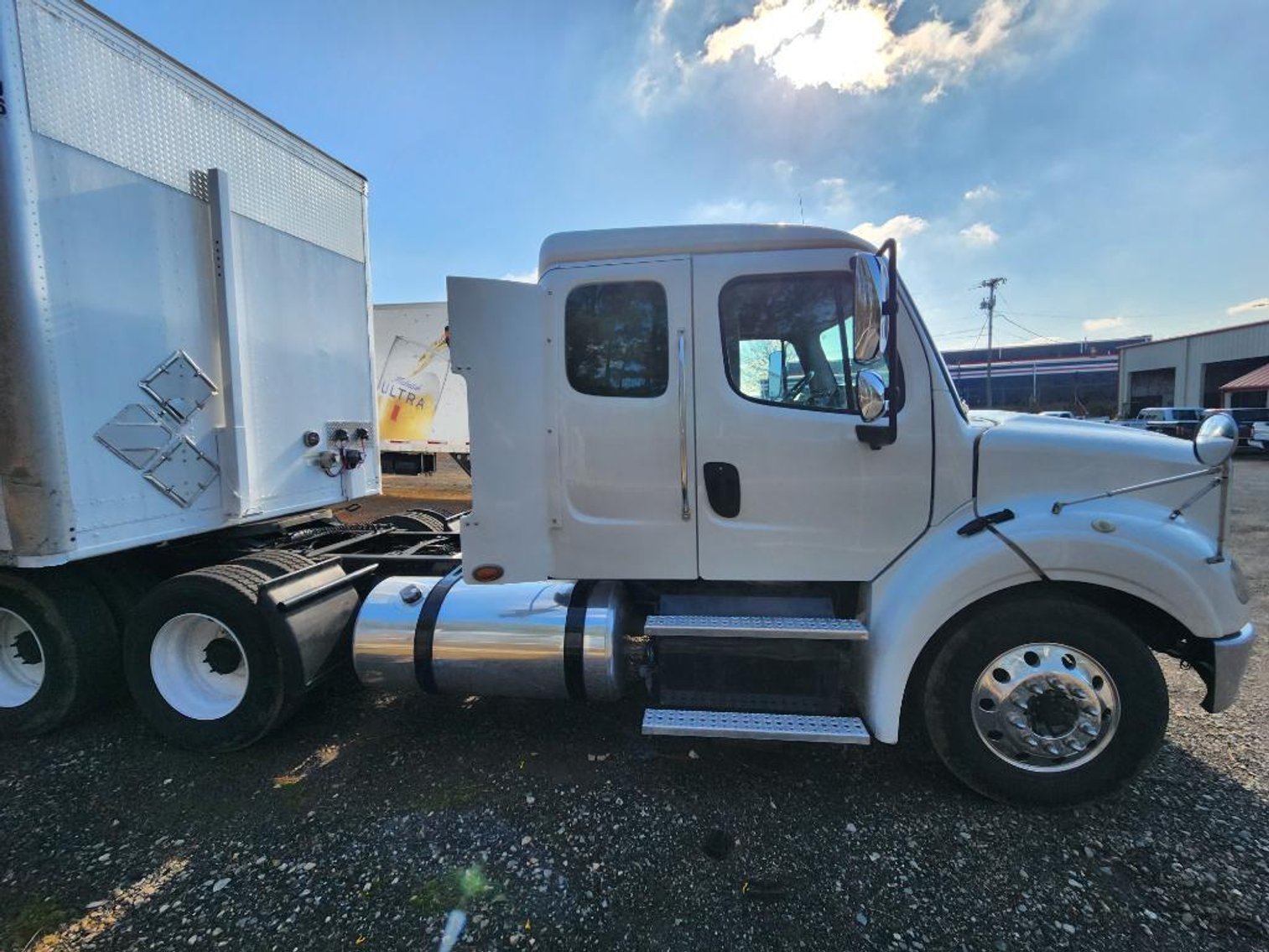 Image for Bank Seized 2019 Freightliner