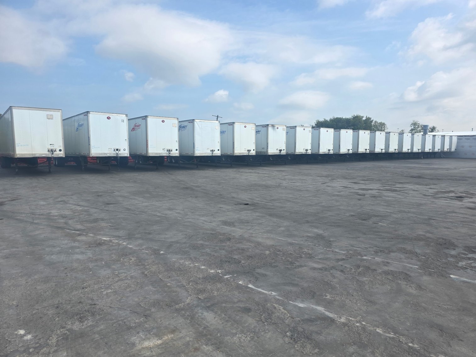 Image for (19) Great Dane & Utility Dry Van Trailers & More!