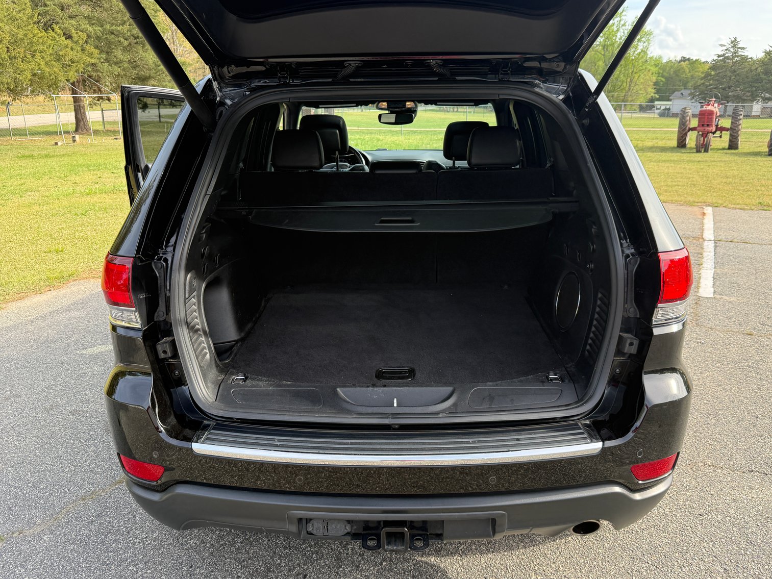 Image for 26-038 2022 Jeep Grand Cherokee Limited w/ Tow Package & Panoramic Roof