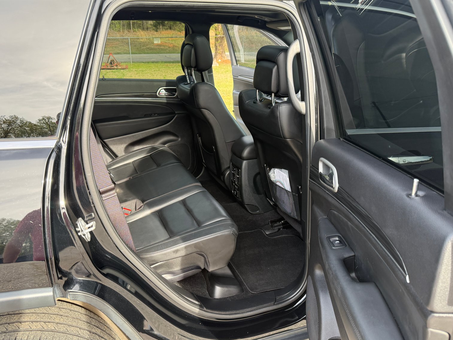 Image for 26-038 2022 Jeep Grand Cherokee Limited w/ Tow Package & Panoramic Roof