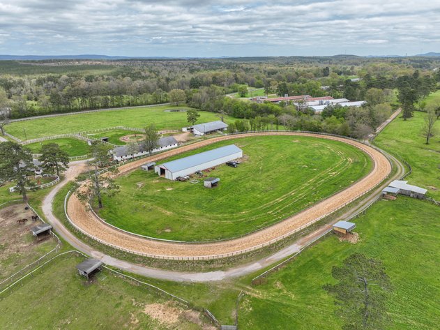GARLAND COUNTY 110± ACRE THOROUGHBRED HORSE FARM AUCTION – BONNERDALE, AR