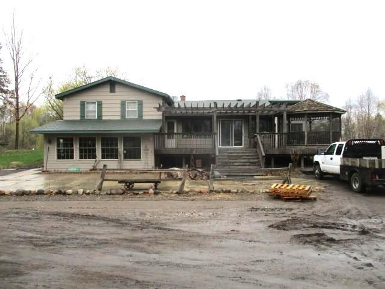 Image for Bergmann's Greenhouses Liquidation: Buildings